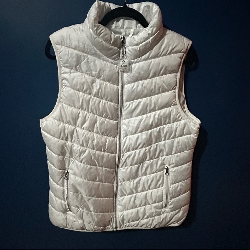 Big Chill NWOT Cloud Puffer Vest Women’s Size Large White Never Worn